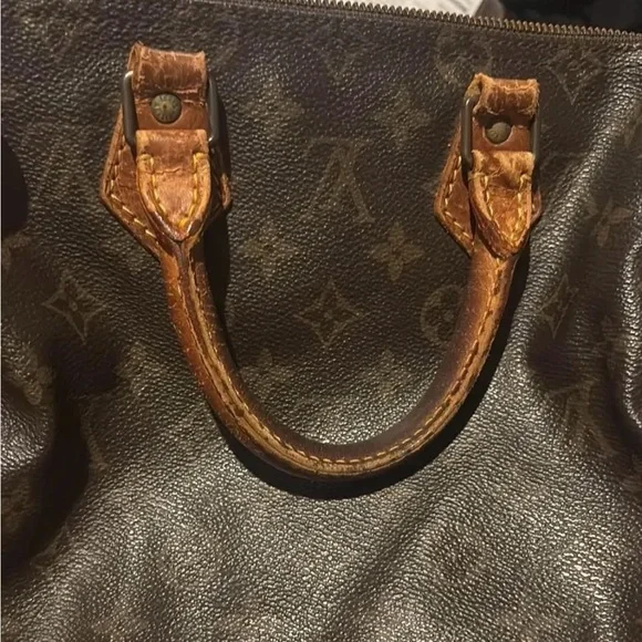 Louis Vuitton Monogram Satchel
Authentic with COA- - Picture 4 of 16